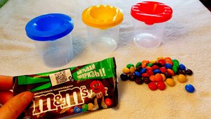 Как правило засыпать m&m's в детские стаканчики