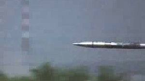 Выстрел из пушки. Замедленно.