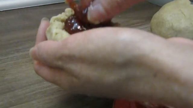 Пончики "Ягодка - Клубничка" дрожжевые без глютена.