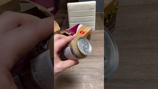 CocaCola Cherry Vanilla распаковка и обзор смотреть онлайн