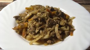 Тушеная капуста с куриной печенью