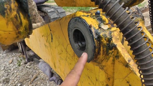 Техничка. Про замену втулок в узле стрела - рукоять и установка пыльников. Мини экскаватор. смотреть онлайн