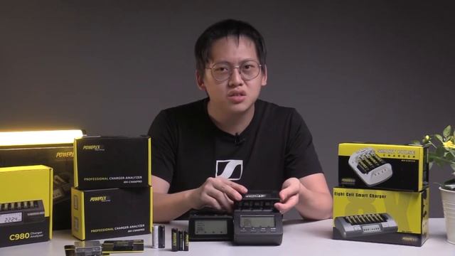 Maha Powerex MH-C9000 PRO AA/AAA batteries Charger Analyzer Unboxing and key features смотреть онлайн