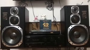 ONKYO-sp 55 Hi-Fi Speaker + Pioneer A-337 amplifier-  QUEEN