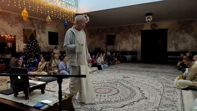 06/01/2024 Джапа-медитация с Е.М. Чайтанья Чандра Чараном прабху. Вриндаван парк