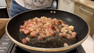 Паста КАРБОНАРА. Спагетти с беконом в сливочном соусе.