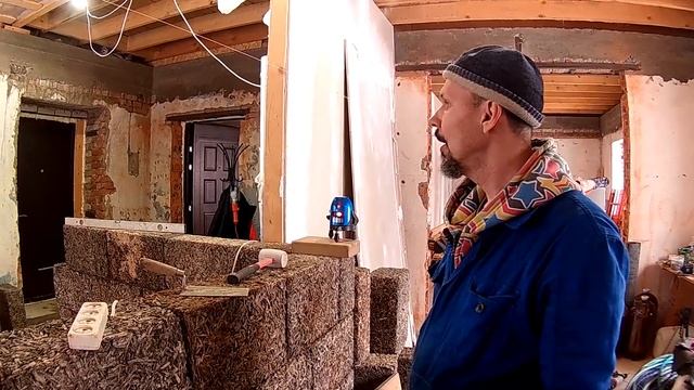 Сантехника в бытовке и немного стройки // В деревню!