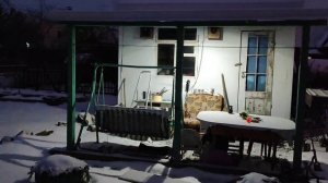 Китайский усилитель аудио Fesley 2.1 установил на улице.