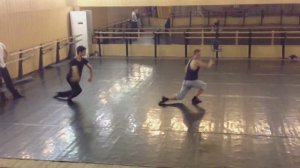 2015–РАМАЗАН И РАЗИЛЬ УЧАТ ТАТАРСКИЙ ТАНЕЦ -САБАНТУЙ