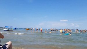 Перегретые солнцем неадекваты.