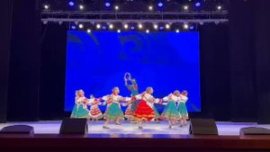 танец на вечорке в горнице