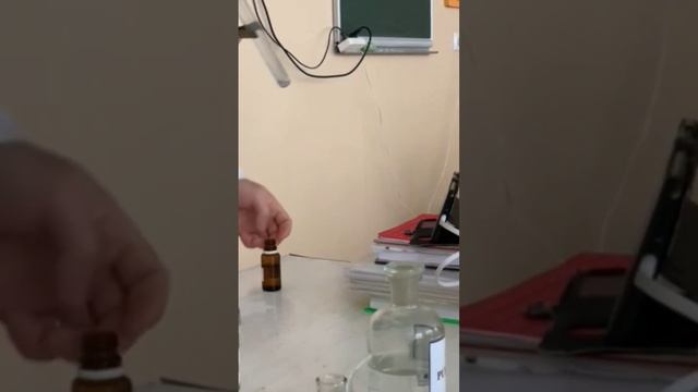 Реакція магнію з кислотою і горіння водню з характерним звуком, 🧪⚛️💪🔥 смотреть онлайн