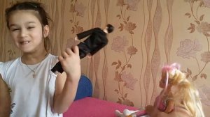 Играем доктор  делает укол:)Детский канал:)