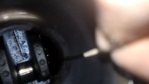 Блок цилиндров ваз 21099. Задир четвёртого цилиндра от пальца шатуна.