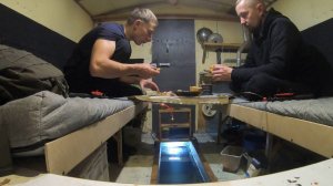 ДОМ НА ЛЬДУ!!! МОРОЗИМ РЫБУ И КОЛОТИМ МОЛОТКОМ, СОЛИМ, ЖАРИМ! ПЕРВЫЙ ЛЁД 2022-2023 г.