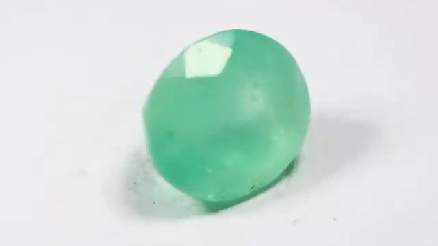 Натуральный изумруд 6.09Ct 12 x 11 mm смотреть онлайн