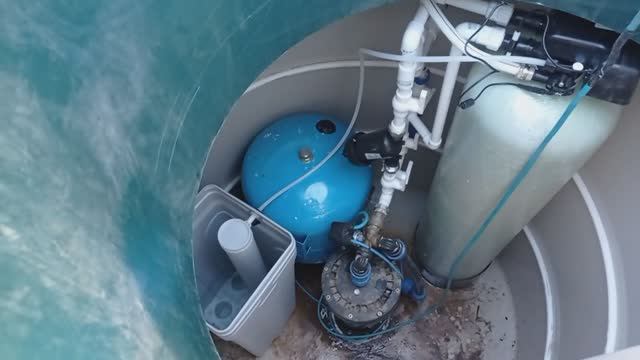 Установка умягчителя воды в кессоне 1300 мм смотреть онлайн