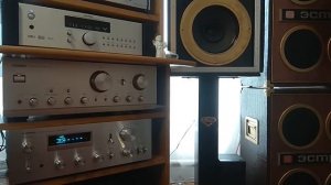 Onkyo A-927 + Pioneer SA-508.  Играют в паре сразу 2 усилителя в 4 канала