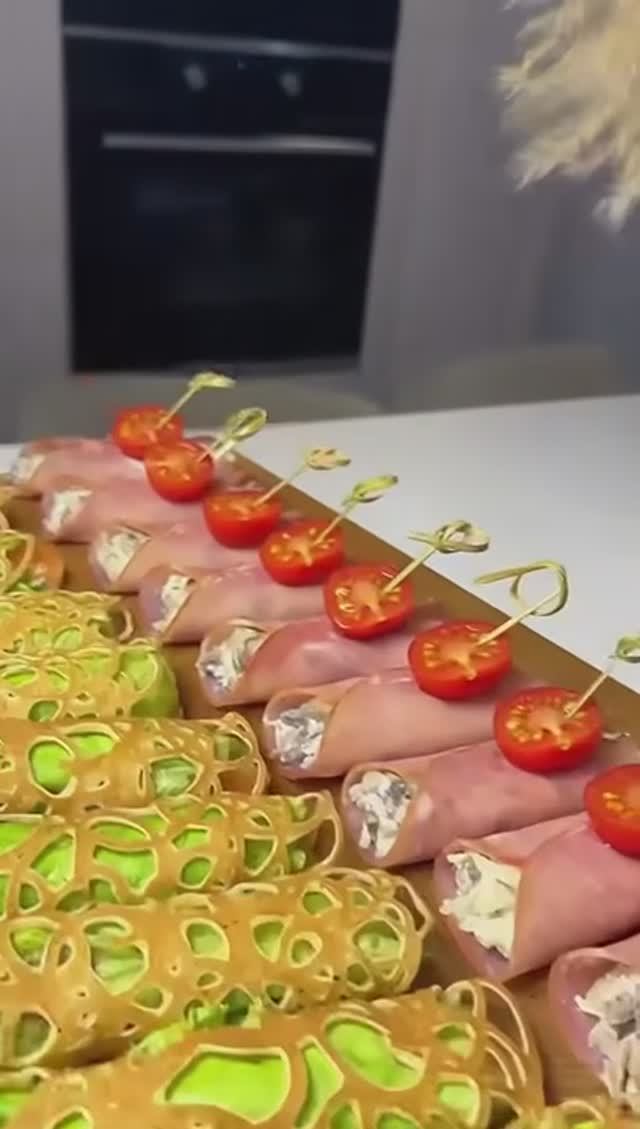 Праздничные рулетики на новогодний стол🎄 смотреть онлайн