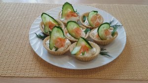 Закуска в тарталетках с пастой криля