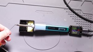 Нагрев паяльника RONGUAN GD300 от зарядного устройства Power Delivery на 65 Вт