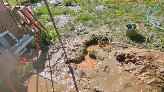 Вроде лето а воды как будто только снег сошёл. Бывает и так 12 часов ушло на бурение и сборы.