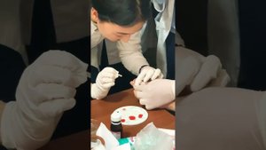 qon guruhni va rezus omilni aniqlash