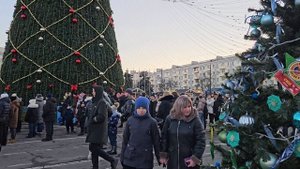 ОТКРЫТИЕ НОВОГОДНЕЙ ЁЛКИ В ЛУГАНСКЕ НА ГЛАВНОЙ ПЛОЩАДИ СТОЛИЦЫ ЛНР