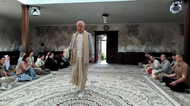 27/04/2024 Джапа-медитация. Е.М. Чайтанья Чандра Чаран прабху. Вриндаван парк