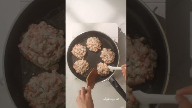 Сегодня  на ужин у нас рубленые куриные котлеты🥰