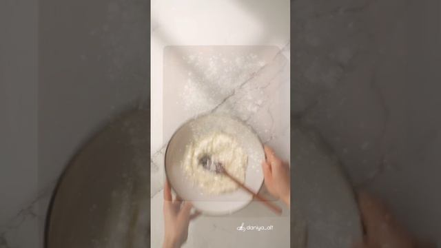 Рецепт рогаликов с творожной начинкой 🥐