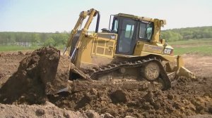 Бульдозер Cat D6T и самосвал Volvo A30E