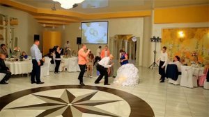Уронили два торта на свадьбе