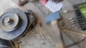 Как выбить закисший болт генератора