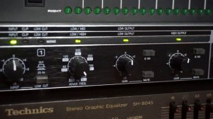 Подключили через эквалайзеp Technics активный кроссовер Behringer (выход 4 канала на 2 усилителя)