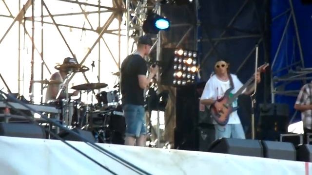Бумбокс -- Сандали, Live (Рок'n'Січ, Киев, Труханов остров 9.06.13)