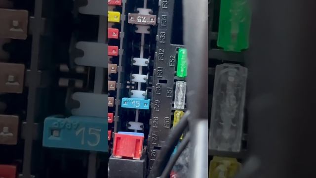 Опять косяк в антикризисной гранте Кросс. Выпал пин предохранителя, вновь. #грантакросс #гранта
