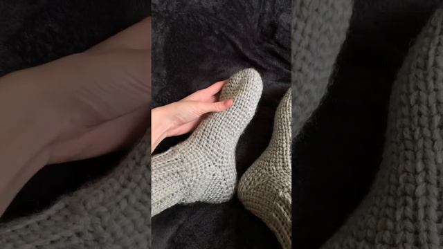 Музыка вроде как в тему, как считаете? #crochet #вязание #вязаниеназаказ #knitting #вязаныеноски смотреть онлайн