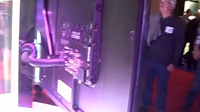 Amazing 47 LED backlight Slim LCD TV Display  LG Infinia  CES 2010 -13