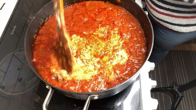 LET’S MAKE THE BEST GHANAIAN PARTY JOLLOF RICE #GHANAJOLLOF #HOLIDAYS #JOLLOFRICE #VLOGMAS2020