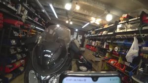 33. Установка регистратора на BMW C 650 GT.