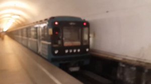 Состав 81-717/714 "Номерной" на станции "Новокузнецкая"