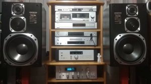 Onkyo SP-55.   Предусилитель Rotel.  СD Onkyo C-7030.     J. M. Jarre