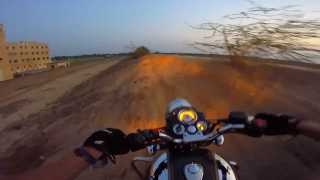 THIS HORSE DOES'NT LIKE BIKERS / NEVTA / CLASSIC CHROME & THUNDERBIRD 500 смотреть онлайн