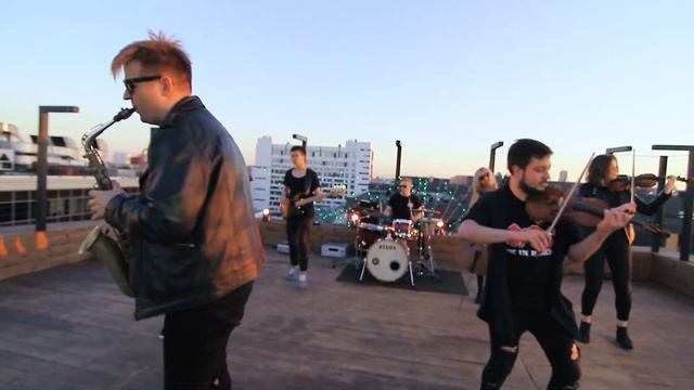 СИМОФНИЧЕСКОЕ ROCK SHOW НА КРЫШЕ смотреть онлайн