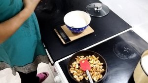 Ленивая шарлотка на сковороде, кушаем и стройнеем