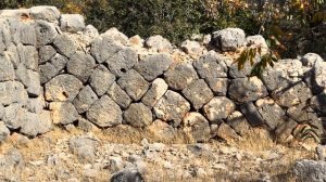 Руины базилики на руинах неведомой цивилизации