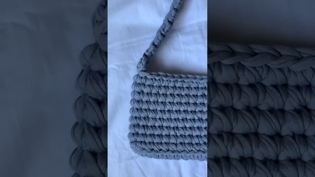 Для заказа пиши в любую соц сеть из шапки профиля #вязанаясумка #вязаниеназаказ #shorts #bag смотреть онлайн