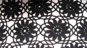 Чёрный пуловер крючком