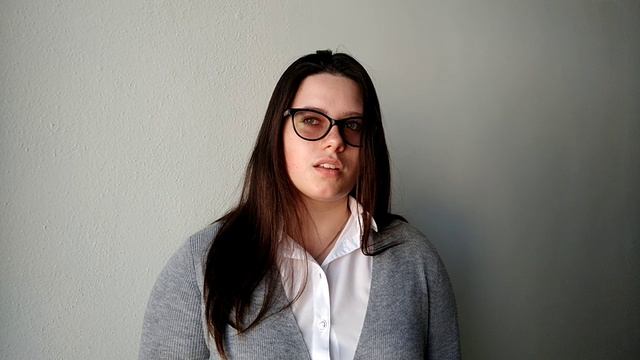 #БессмертнаяКлассика Елизавета Антипова исполняет стихотворение Михаила Луконина Спите люди...